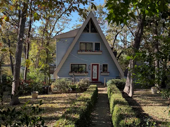 520 Hideaway Ln E, Hideaway, TX 75771