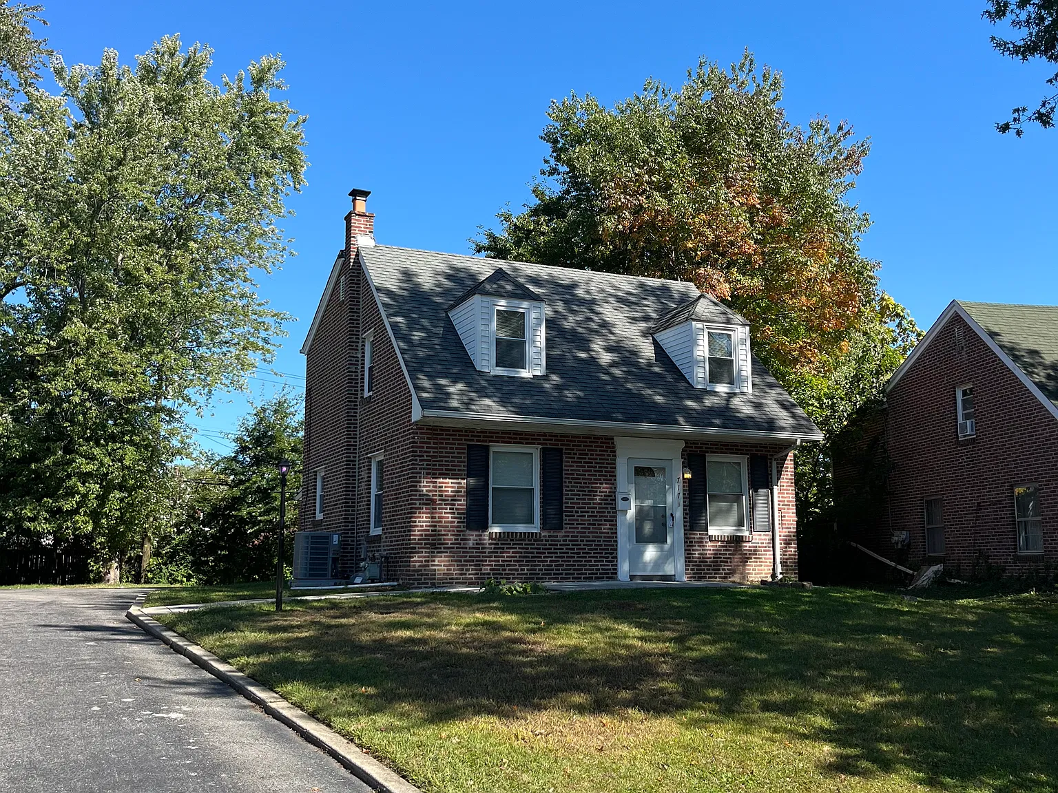 3 bed, 1.5 bath, 1600 sqft, $2,900 — Photo 1