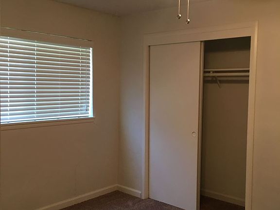 4th image of 2414 Capitol Ave APT 03