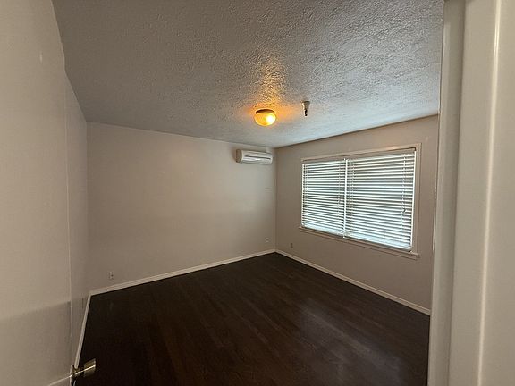 2nd image of 1715 H St APT 6