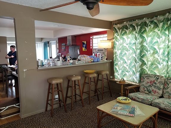 FLORIDA ROOM OPEN BAR