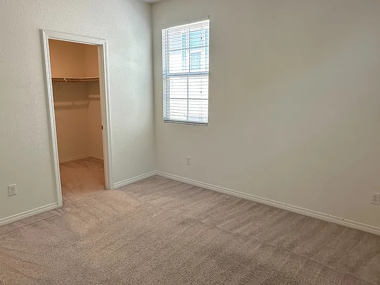 1540 Cantabria Pl — Photo 15