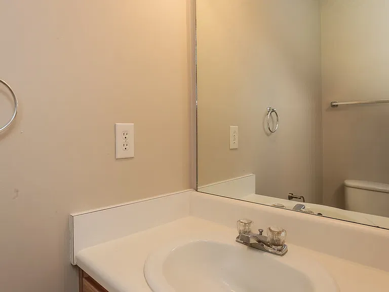 9490 Pebble Creek Ct — Photo 16