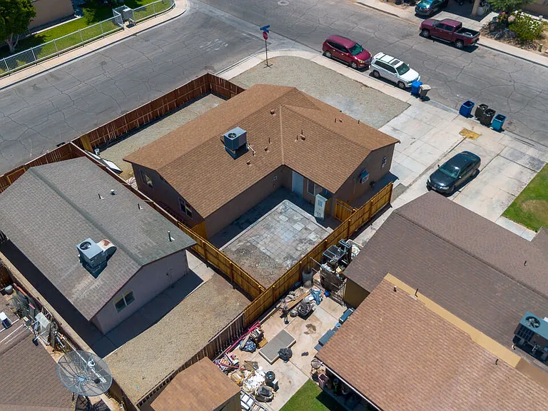 1077 Wozencraft St — Photo 4