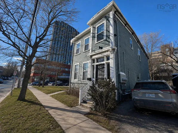 5571 Fenwick St, Halifax, NS B3H 1R1
