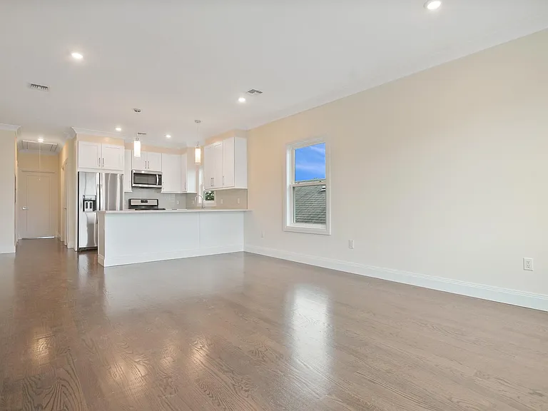 106 Patterson St — Photo 12