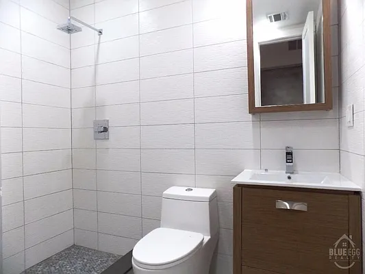 Rented by Blue Egg Realty Corp | media 62