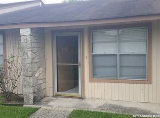 1051 Country Club Dr APT 34, Seguin, TX 78155