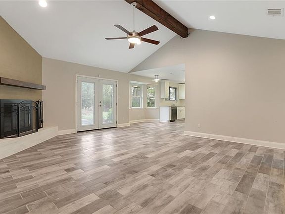 2nd image of 113 Branchwood Dr