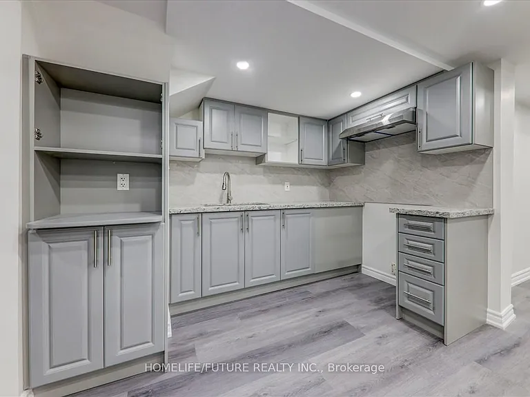 11 Bobolink Ave #BASEMENT — Photo 6
