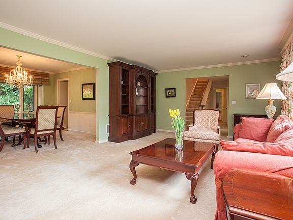 3rd image of 206 Mulberry Ln