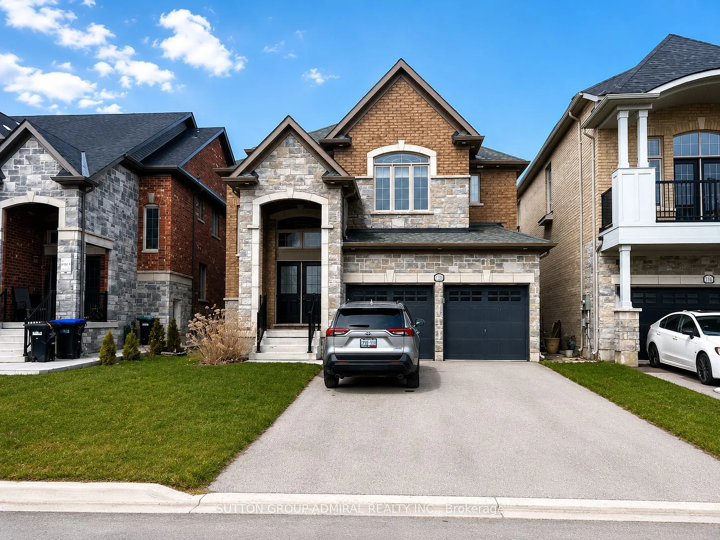 4 bed, $3,300 — Photo 1