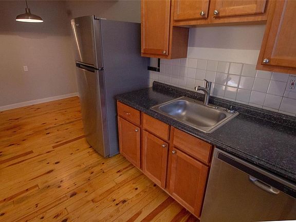 5th image of 5835 Lindenwood Ave APT 2S