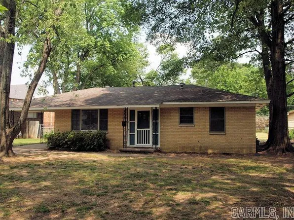 2 Meadowbrook Dr, Little Rock, AR 72205