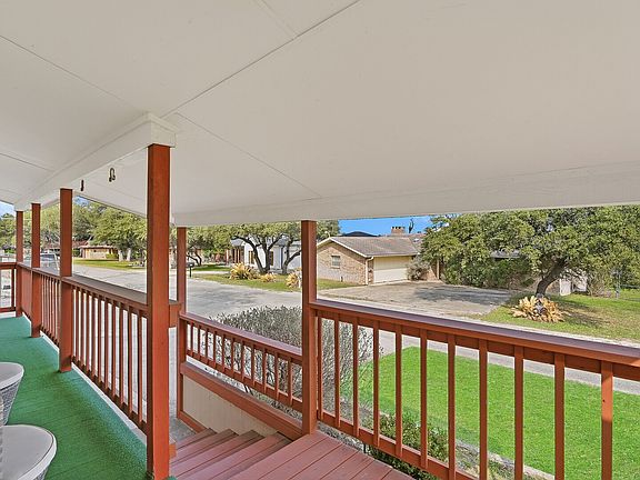 2nd image of 113 Creekview Dr