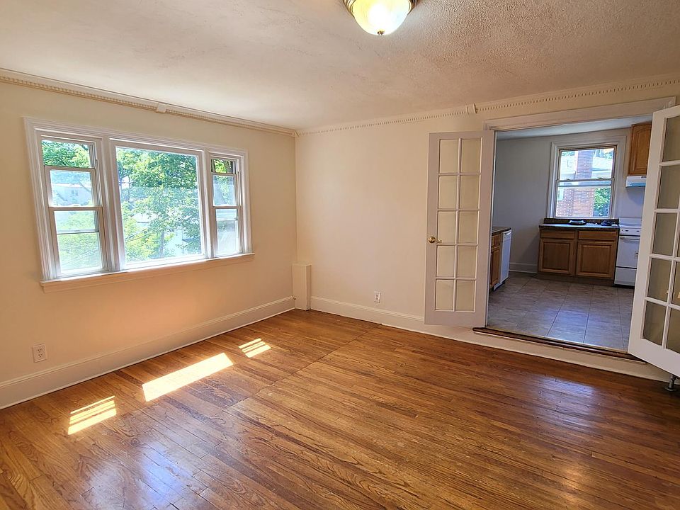 1st image of 3-120 Lincoln Ave #3