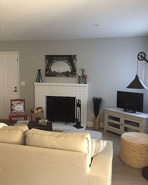1st image of 789 W Spain St