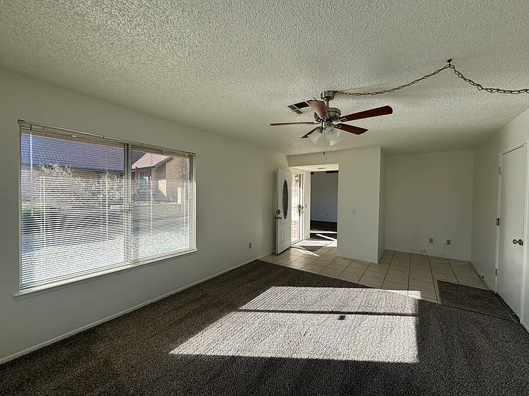 13718 Nassau Dr — Photo 3