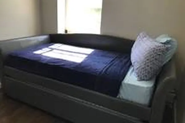 Rented by EF Property Management LLC | media 16