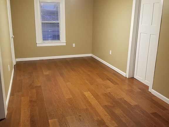 2nd image of 1105 Davis St #1105B