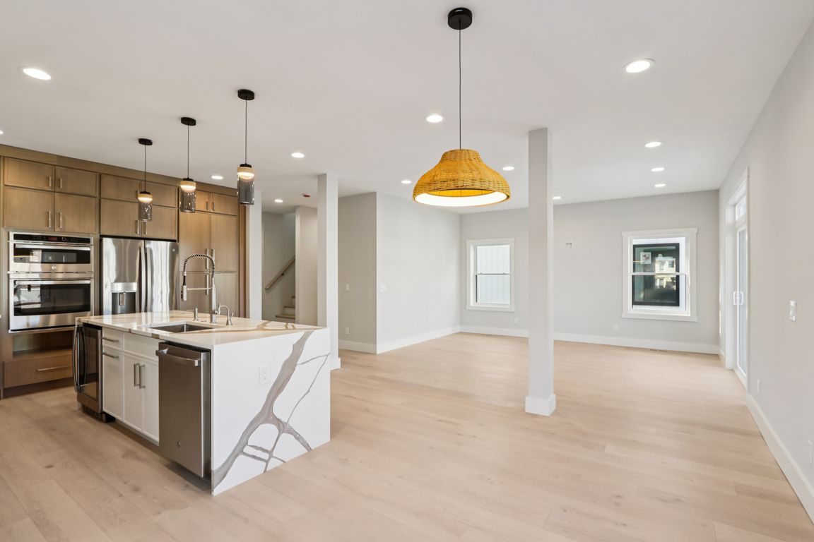 next background image