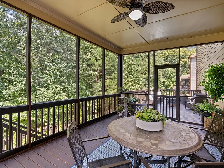348 Abby Cir — Photo 3