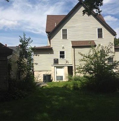 2nd image of 52 Nightingale Ave