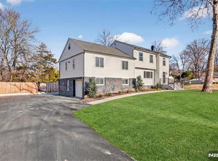 39 Andrew Ave, Oakland, NJ 07436