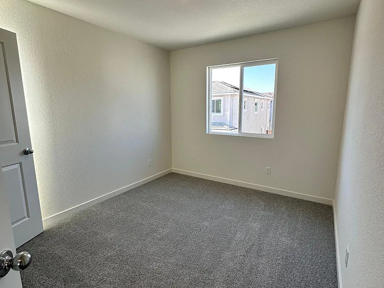 Guest bedroom #1