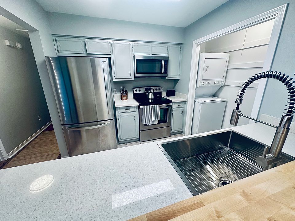 1st image of 200 Autumn Dr APT 8C
