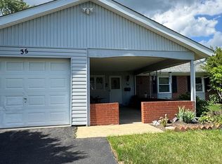 35 Stonehaven Ln, Willingboro, NJ 08046