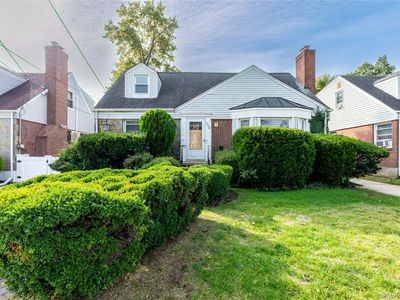 208 Dogwood Road, Valley Stream, NY, 11580