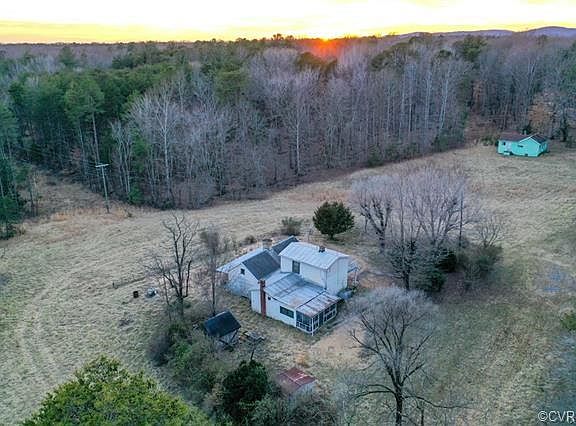 3rd image of 106 Cuffee Creek Ln