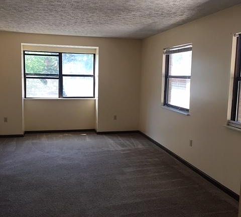 5th image of 50 W Northwood Ave