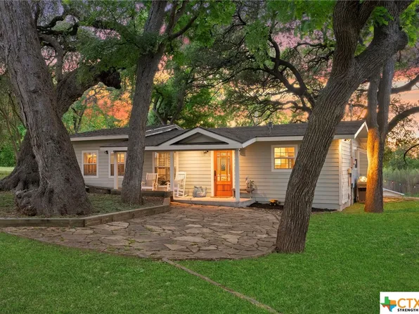 574 Dam Rd, Gonzales, TX 78629