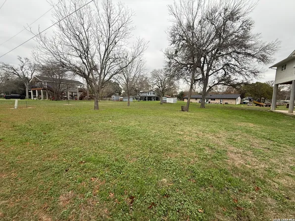 110 Lake Forrest Dr. LOT 18, Seguin, TX 78155