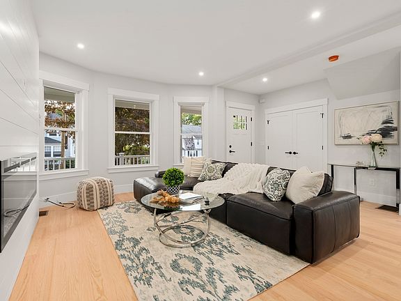 3rd image of 166 Church St #166
