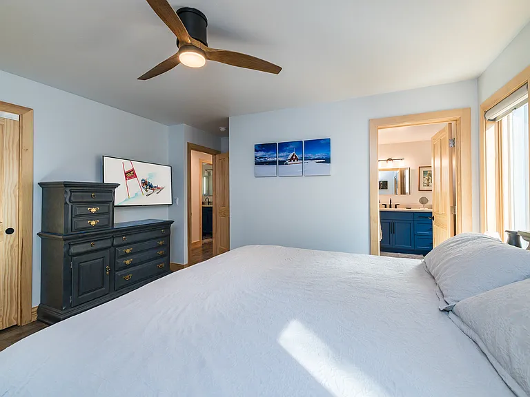6235 Chamberland Dr — Photo 11