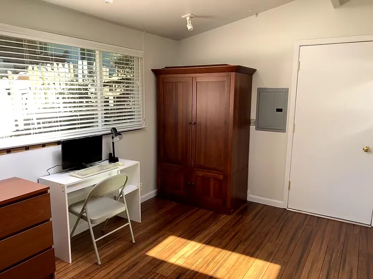 1605 Manzanita Ave — Photo 5