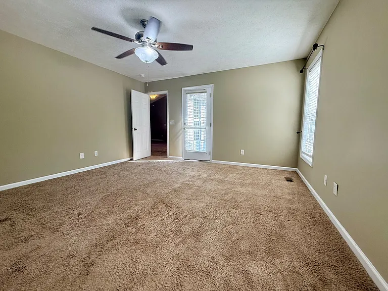 42 Mayflower Ct — Photo 17
