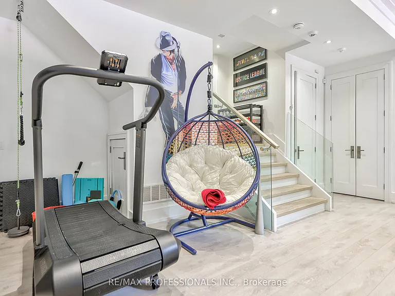 29 Avon Park Dr — Photo 48