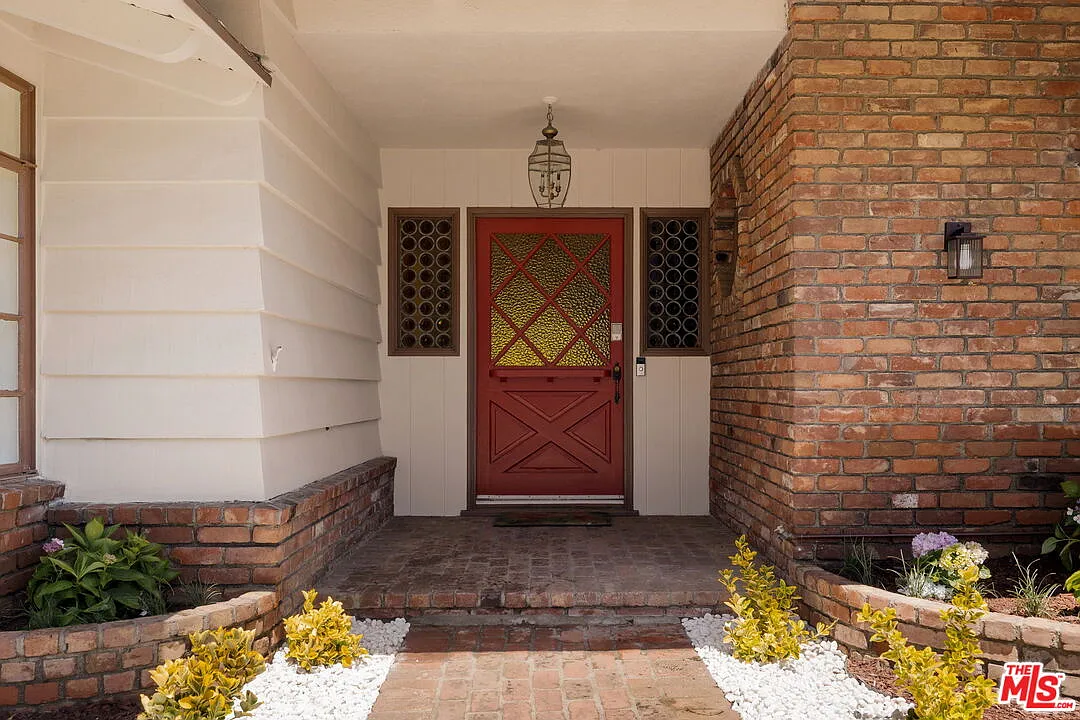 4 bed, 3.0 bath, 2654 sqft, $13,500 — Photo 3