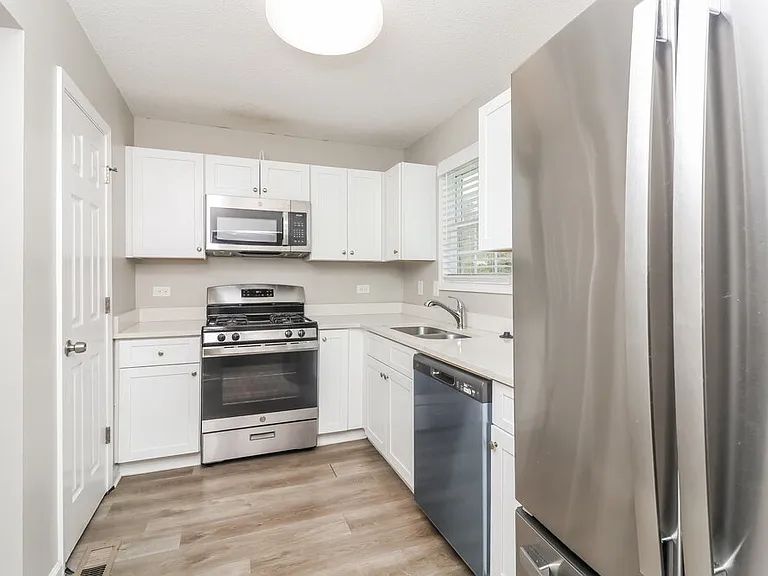 417 Remington Ct — Photo 11