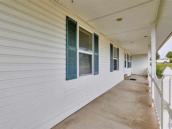 3rd image of 100 Cuivre Ridge Dr