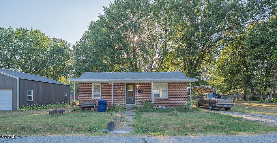 1st image of 207 N Highland Ave