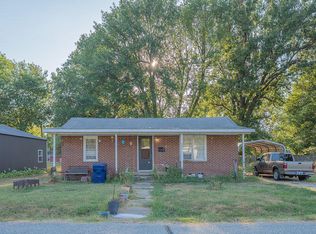 207 N Highland Ave, Columbus, KS 66725