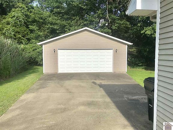 2nd image of 114 Danielle Ave