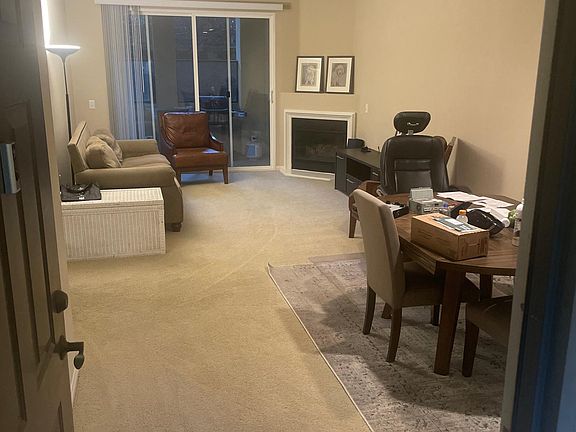 Entry. Dining/Living Room