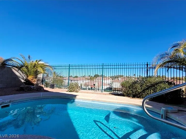 1132 Majestic Canyon St — Photo 16