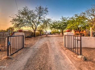 812 E Maddock Rd, Phoenix, AZ 85086